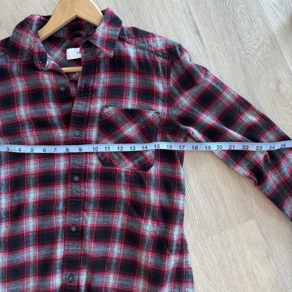 ARITZIA TNA Brisco cotton plaid black and red flannel - Picture 7 of 8